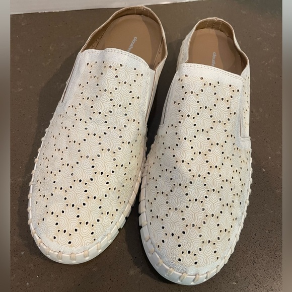 Cloud Walkers Women's Cream Perforated Loafers with gold accents - Picture 1 of 6
